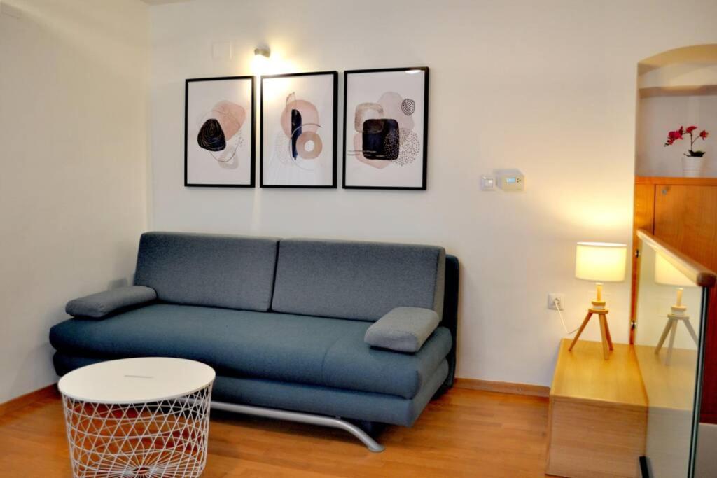 Apartment Veli Dvor Крес Екстериор снимка