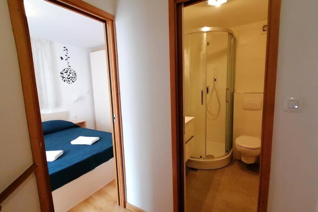 Apartment Veli Dvor Крес Екстериор снимка